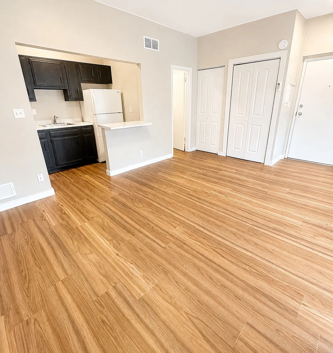 Studio, $725 — Photo 2