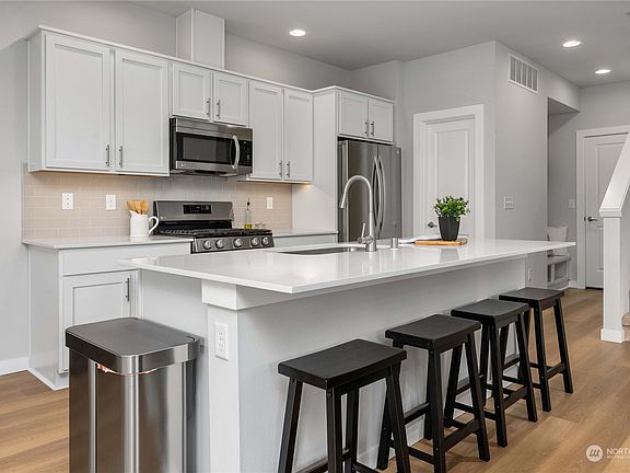 5th image of 12917 193rd Avenue E
