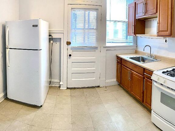 4th image of 4533 N Paulina St APT 3A