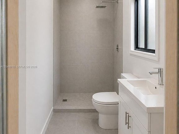 5th image of 433 NW 40th Court 3 4 #1-2-5