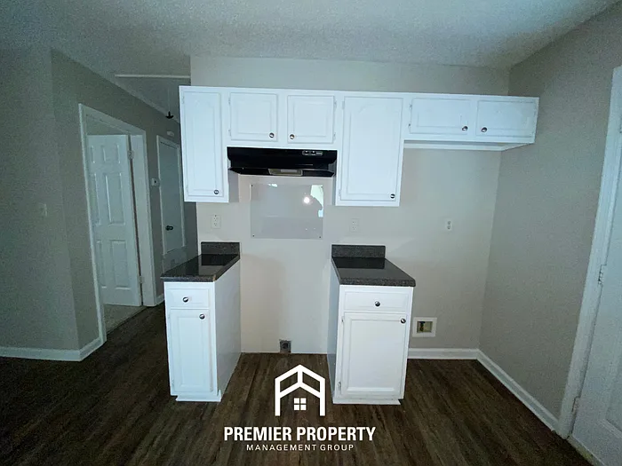 2584 Parkview Dr — Photo 6