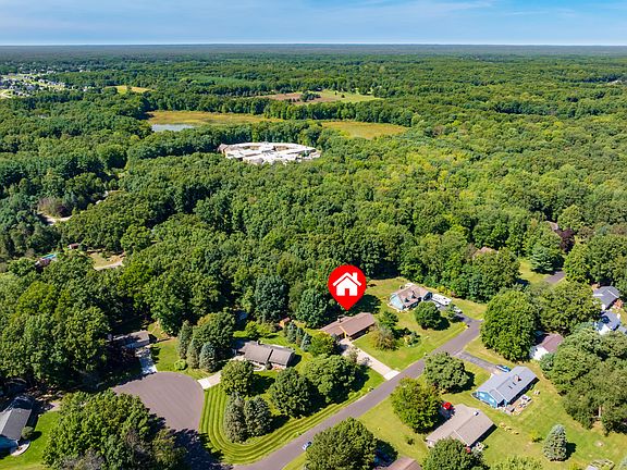 5th image of 48884 Hickory Ln