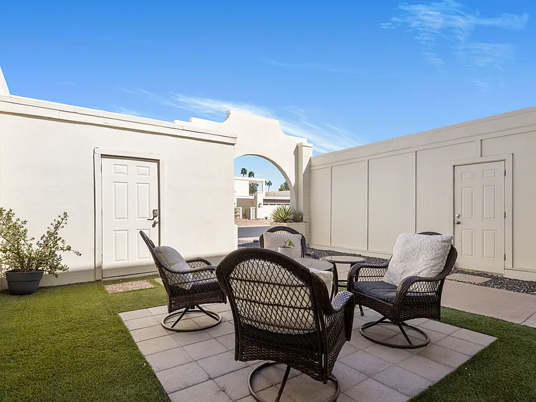 8633 E Monterosa Ave — Photo 28