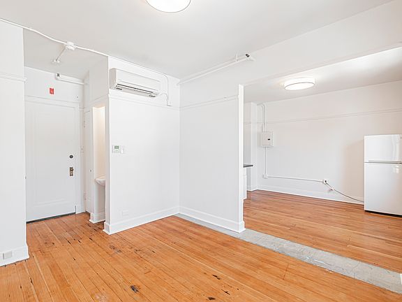 3rd image of 115 S Isabel St #627