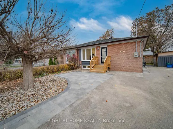 250 Beechy Dr, Richmond Hill, ON L4C 2X7
