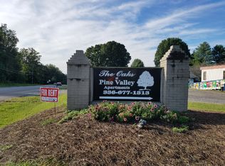 121 Pine Valley Dr #B26, Yadkinville, NC 27055