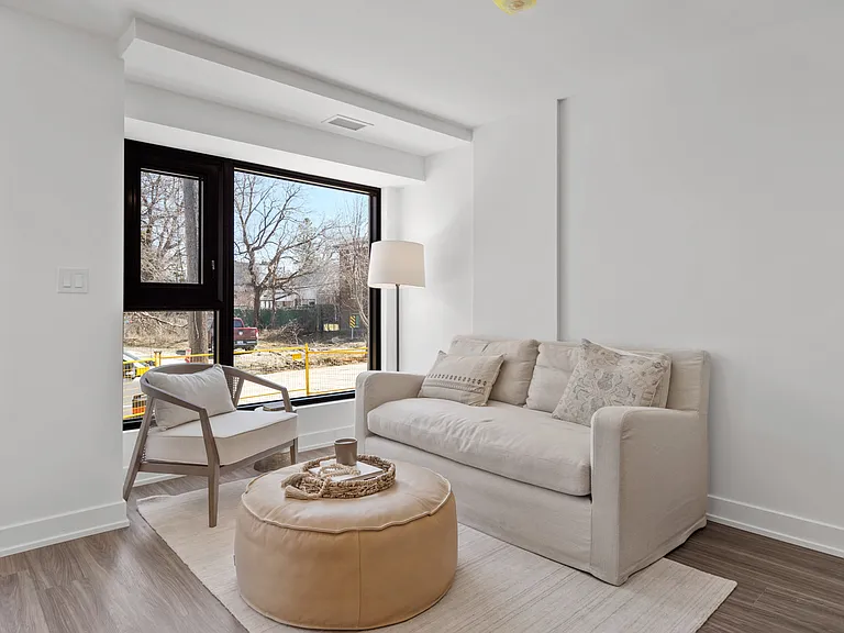 1354 Carling Ave — Photo 9