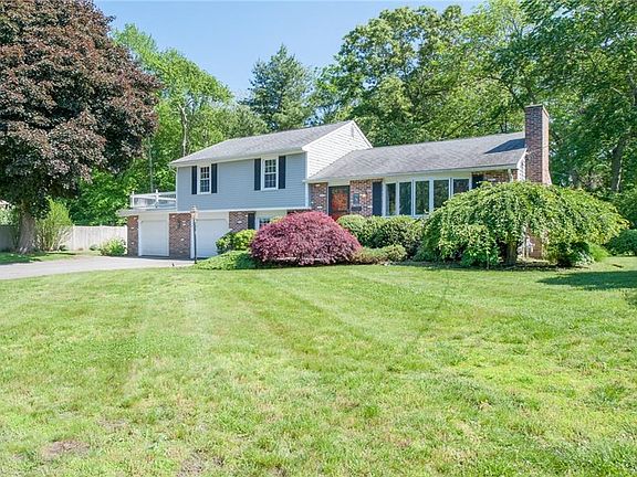 2nd image of 151 Suffolk Dr
