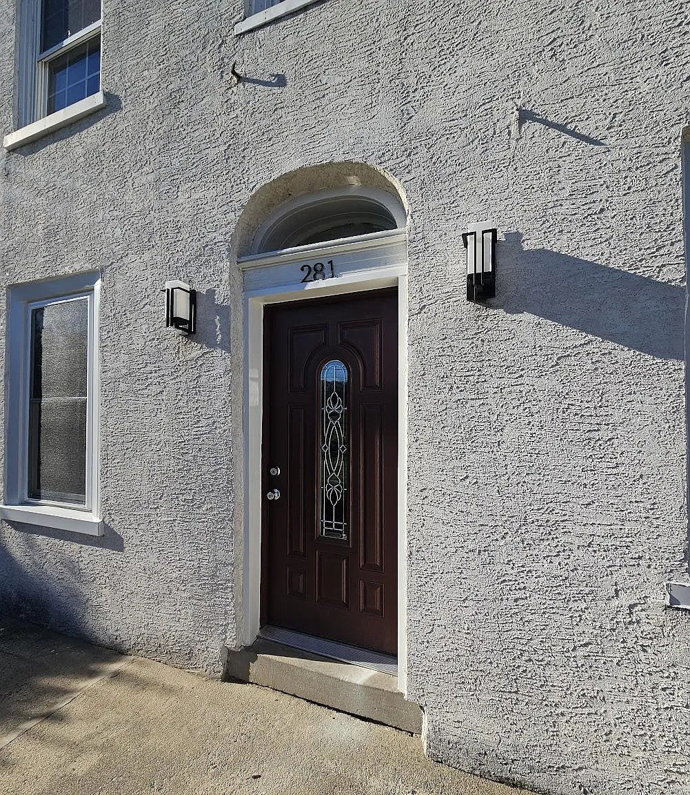 6 bed, 2.0 bath, 2664 sqft, $4,500 — Photo 3