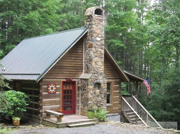 151 Woods End Ln, Boone, NC 28607