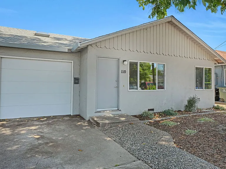 110 Paul Ave — Photo 2