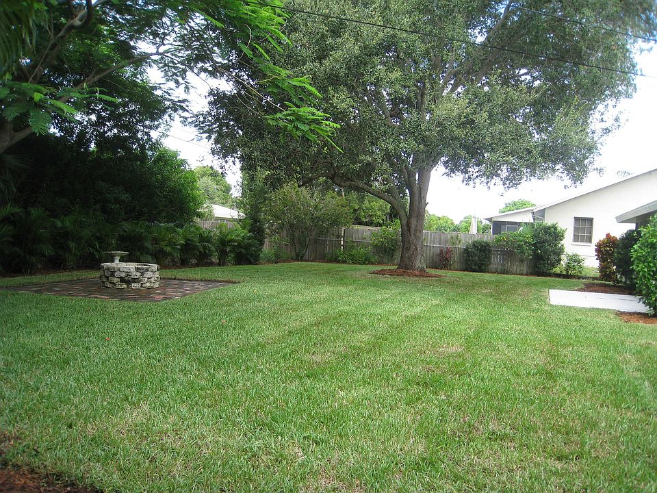 2nd image of 226 SE 44th Ter