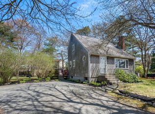 7 Willow St, Plymouth, MA 02360