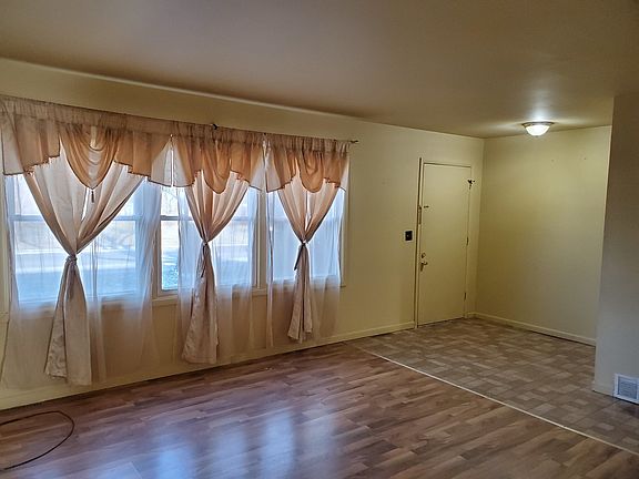 2nd image of 521 Sidney Ave Unit B