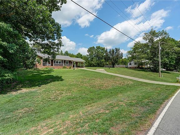 4th image of 159 Laurell Dr