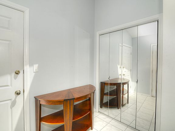 4th image of 1606 N Windsor Dr Unit 1606