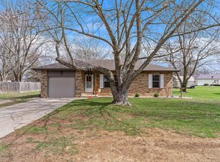250 Jenkins St, Fordland, MO 65652