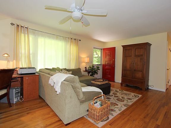 3rd image of 65 Mahopac Ave