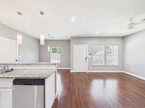 4th image of 9214 Firnat St