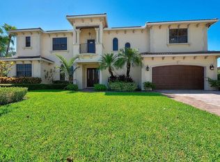 1111 Singer Dr, Riviera Beach, FL 33404