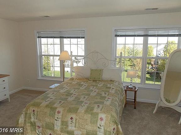 4th image of 43779 Barborsville Mansion Sq