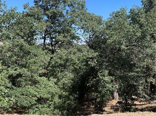 1440 Yosemite Dr, Lake Arrowhead, CA 92352