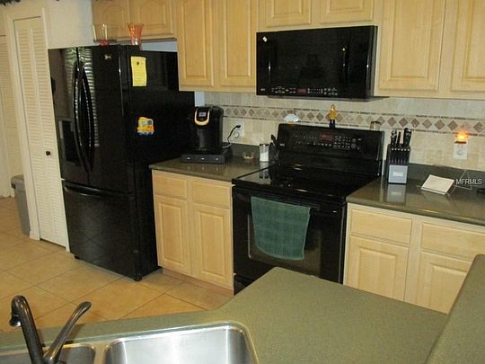 4th image of 2422 Maywood St
