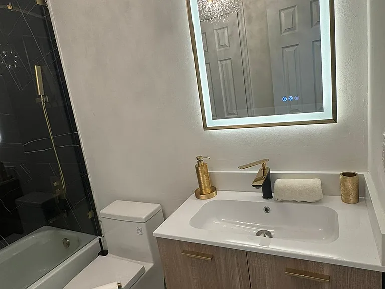 18 Selby Ln — Photo 13