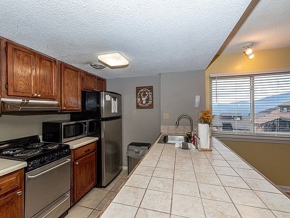 4th image of 1380 Ski View Dr