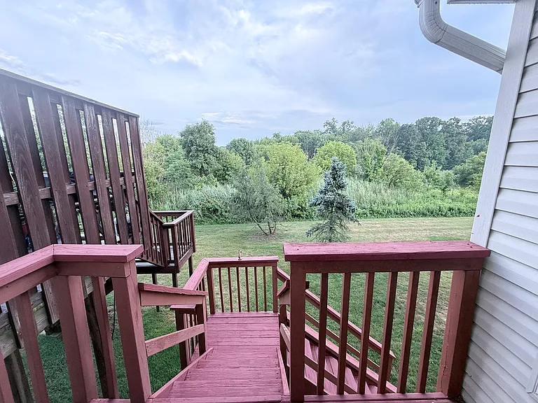 921 Bentley Ct — Photo 24