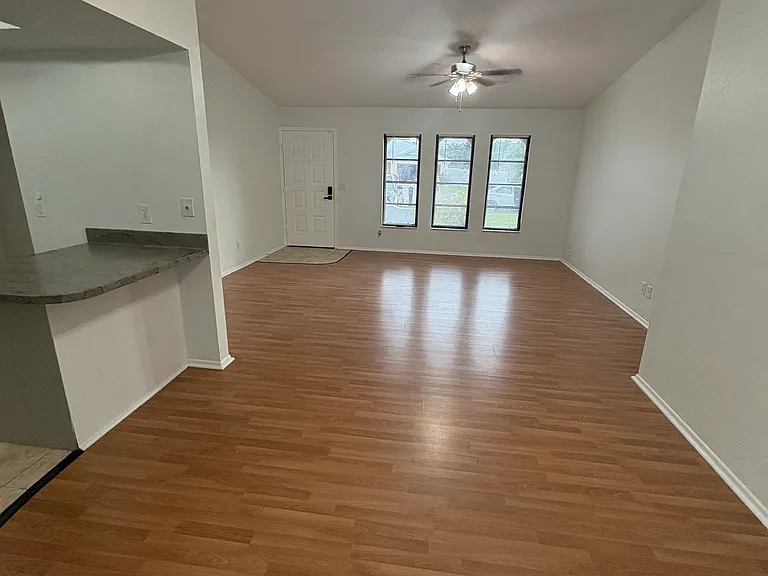 801 SW 10th Pl — Photo 6