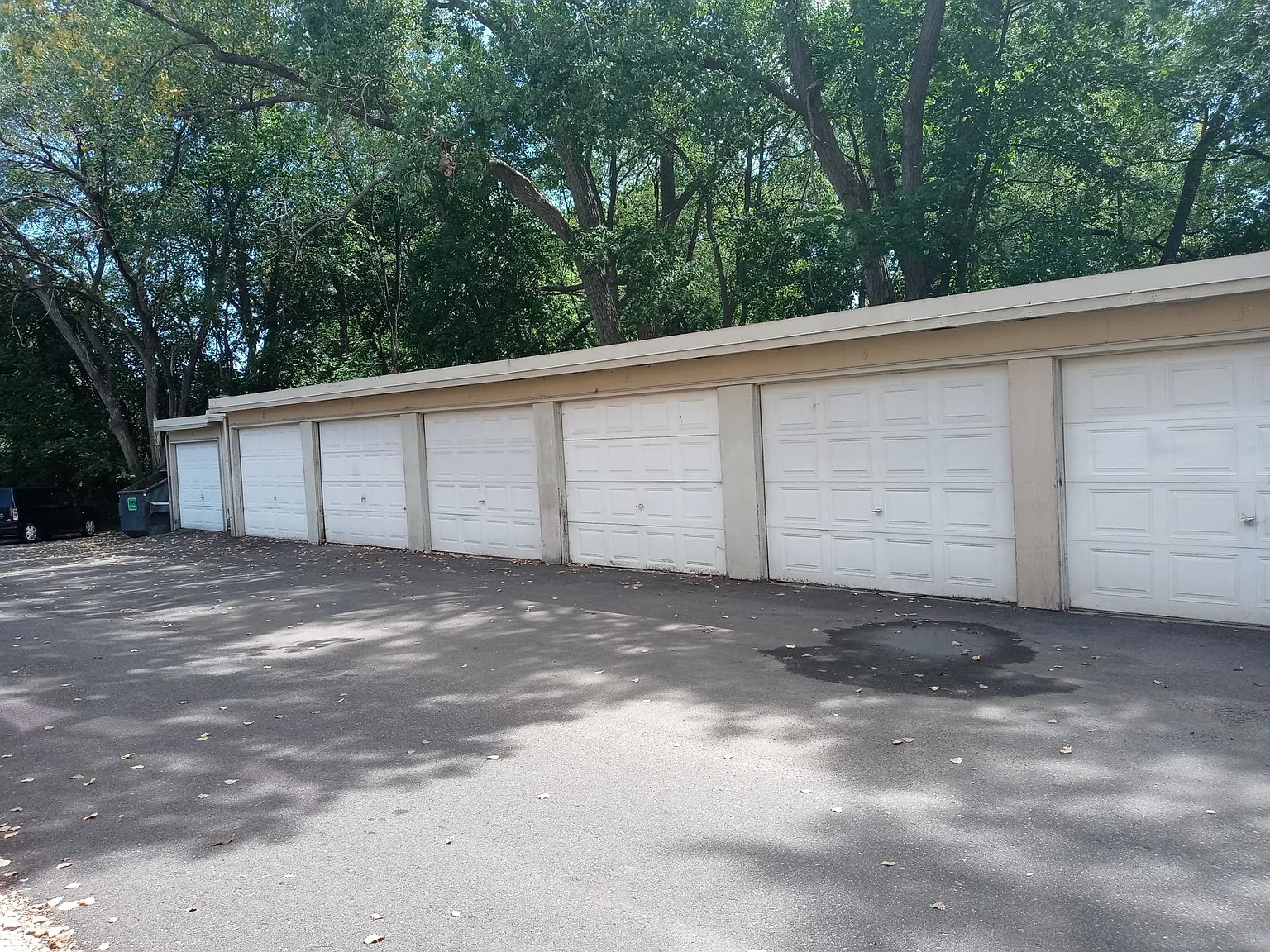 1 & Bedrooms Walking distance to McCarrons Lake! - Roseville — Photo 3