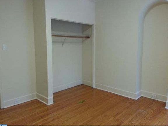 2nd image of 2441 Fairmount Ave #2B