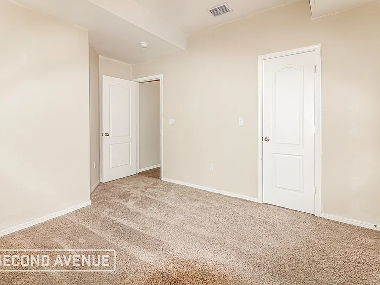 1037 Imperial St — Photo 17