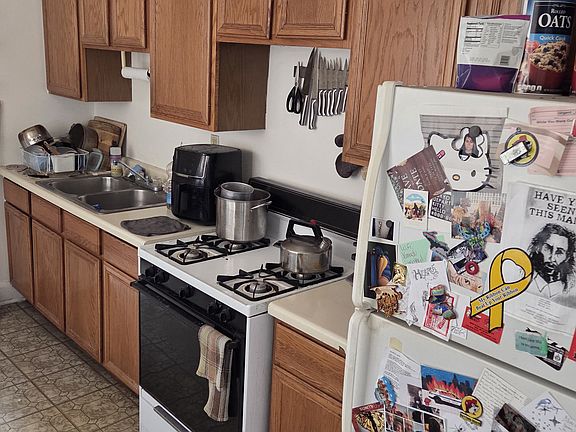 4th image of 3625 N Pine Grove Ave #1