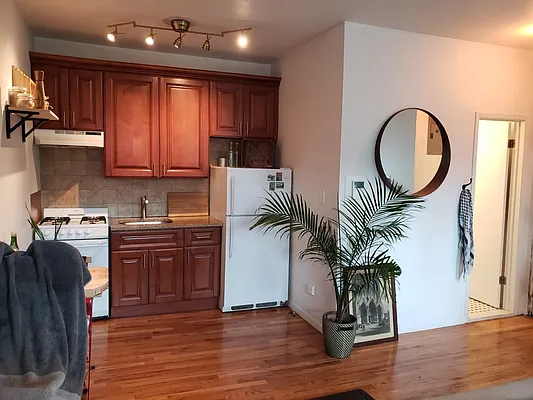 Rented by Brownstone Real Estate | media 2