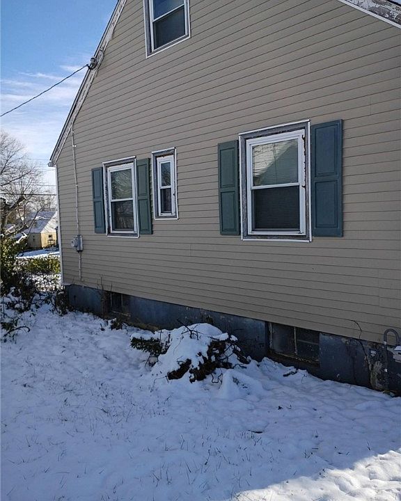 2nd image of 734 Elmhurst Rd