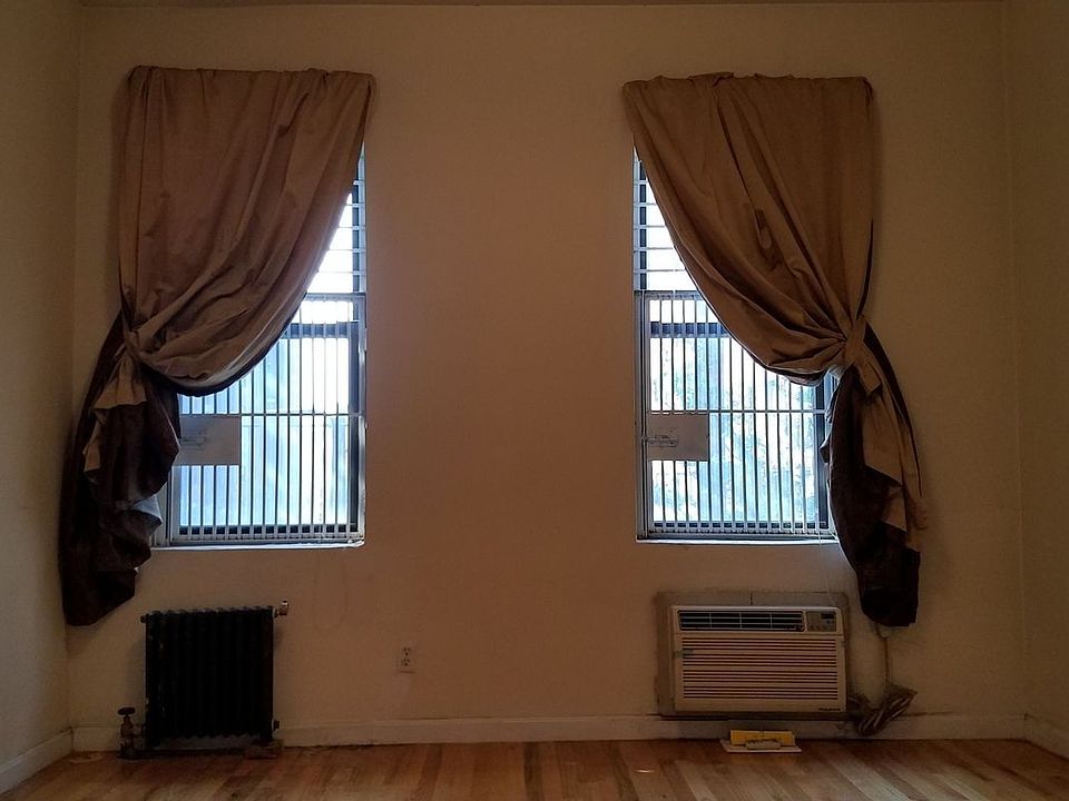 2nd image of 21 Monroe St APT 3A