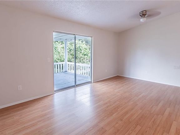 5th image of 2588 Fair Oaks Dr