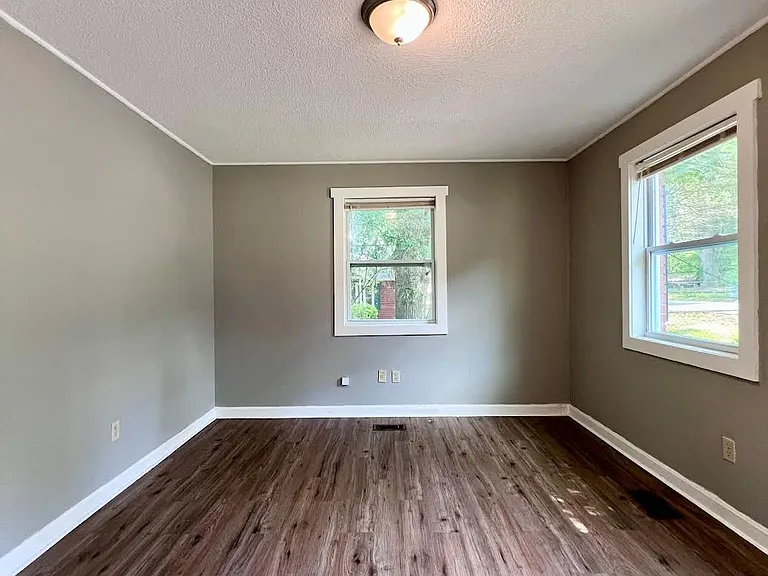 326 Mountain View St #B — Photo 2
