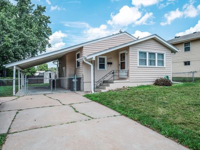 8342 Parker Ct, Omaha, NE, 68114