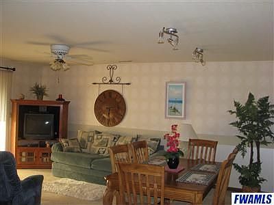 3rd image of 1528 Wm Wells Cir
