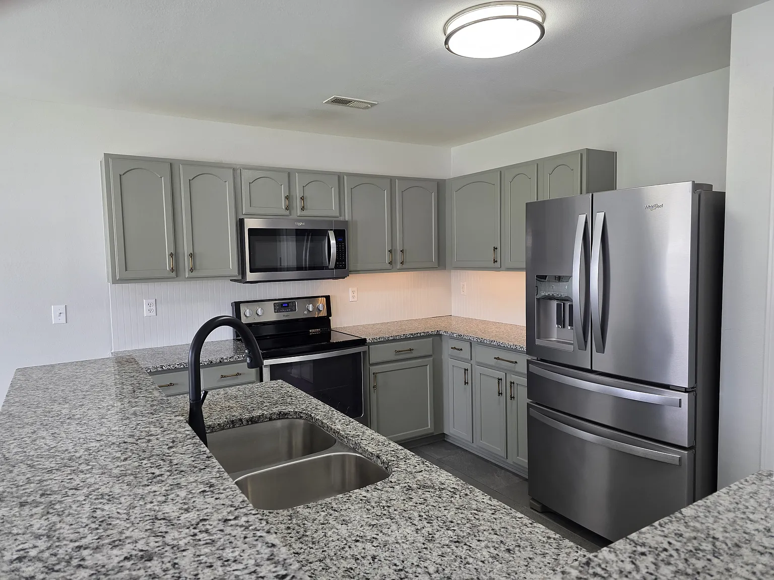 2 bed, 2.5 bath, 1669 sqft, $1,950 — Photo 3