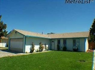 892 Olds Ave, Livingston, CA 95334