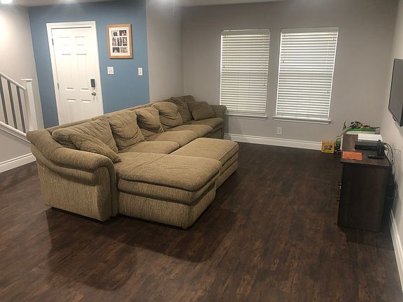 5th image of 831 Pinehurst Dr