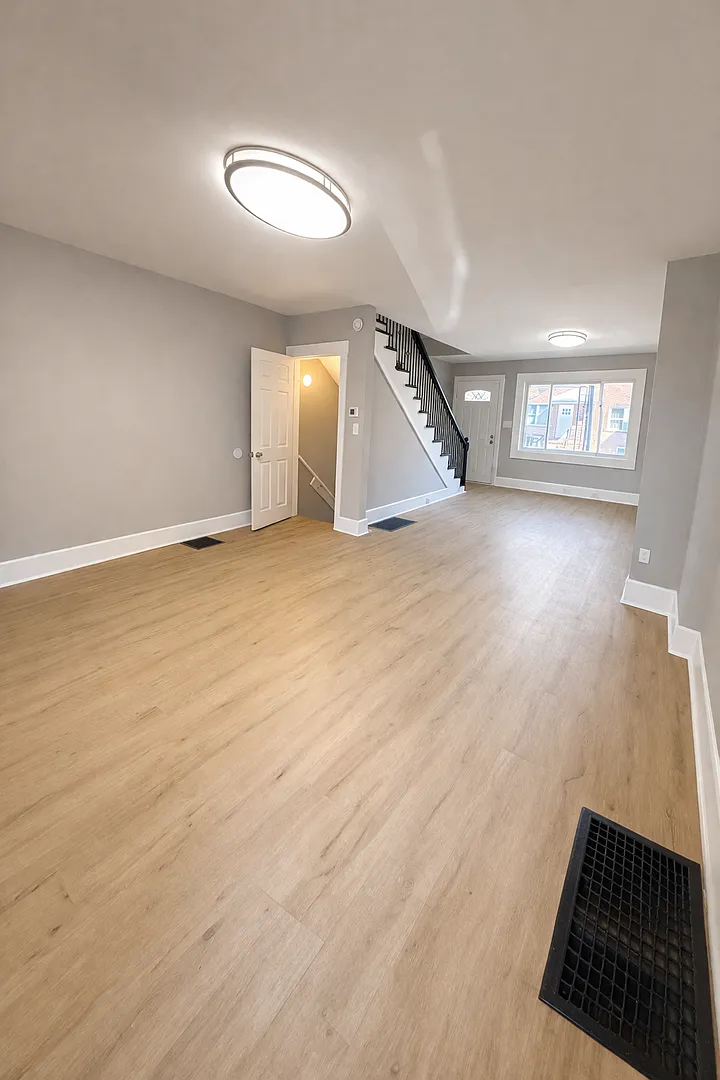 Beautifully Modern 3BR Townhome | Finished Basement | Fenced Yard | Baltimore — Photo 3