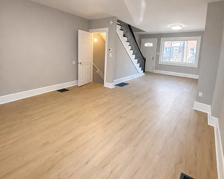 7031 Dunbar Rd — Photo 3