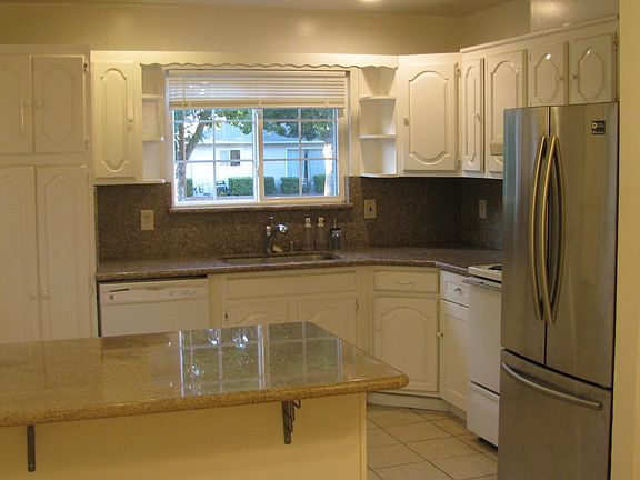 4th image of 1148 Myrtle Dr
