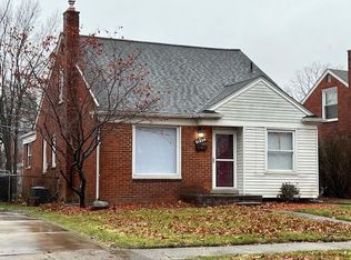 21228 Newcastle Rd, Harper Woods, MI 48225