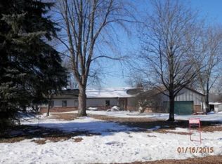 21310 River Rd N, Cordova, IL 61242